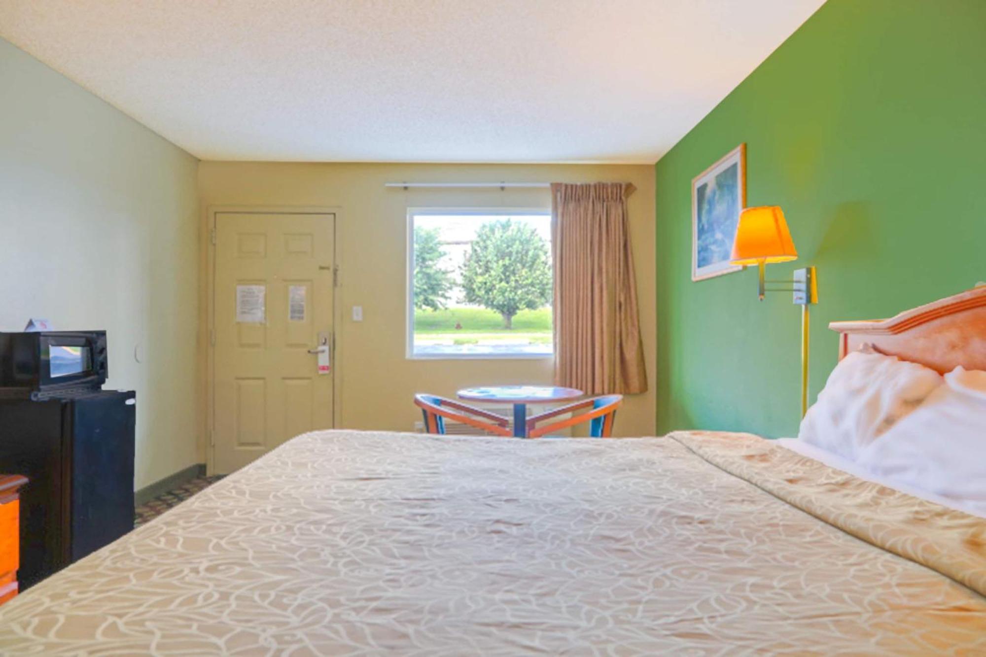 Economy Inn By Oyo Ashburn Exteriör bild