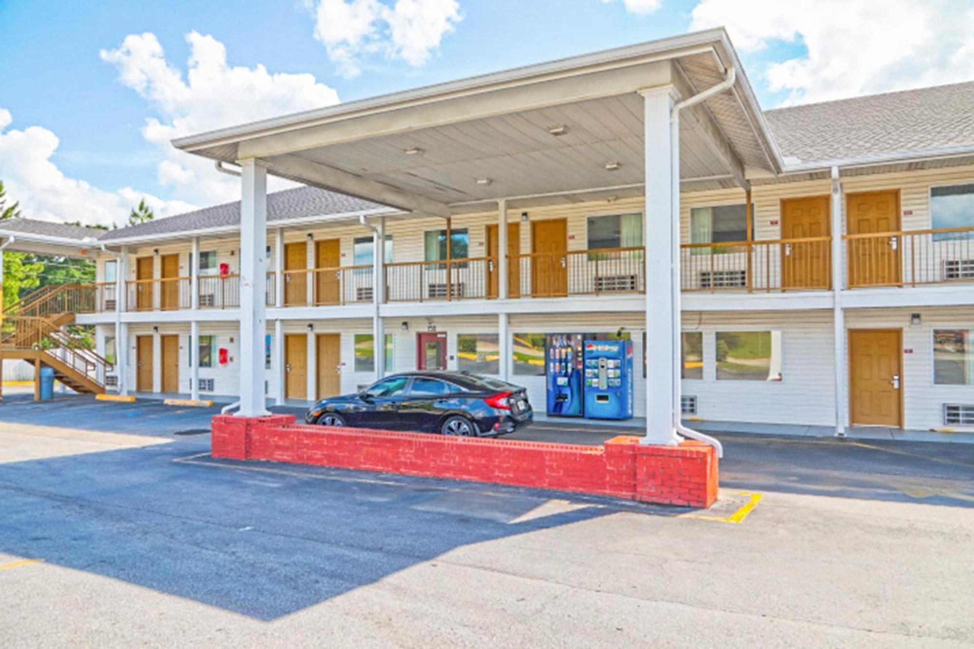 Economy Inn By Oyo Ashburn Exteriör bild
